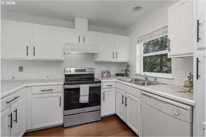 1687 SE Linn St, Portland, OR 97202 - Photo 12