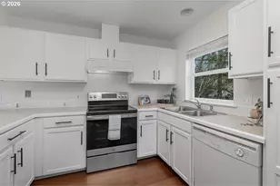 1687 SE Linn St, Portland, OR 97202 - Photo 12