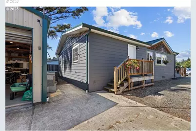 8365 Stark St, Rockaway Beach, OR 97136 - Photo 4