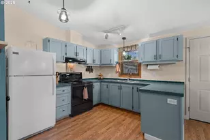 8365 Stark St, Rockaway Beach, OR 97136 - Photo 6