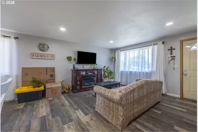 110 E 21st St, Goldendale, WA 98620 - Photo 8
