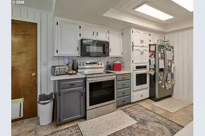 2093 Astor Way, Woodburn, OR 97071 - Photo 16
