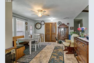 2093 Astor Way, Woodburn, OR 97071 - Photo 8