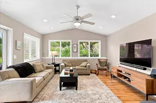 4225 SW Iowa St, Portland, OR 97221 - Photo 16