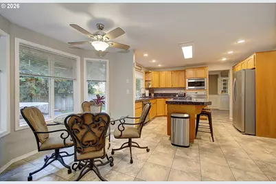 11411 NW 8th Ct, Vancouver, WA 98685 - Photo 6