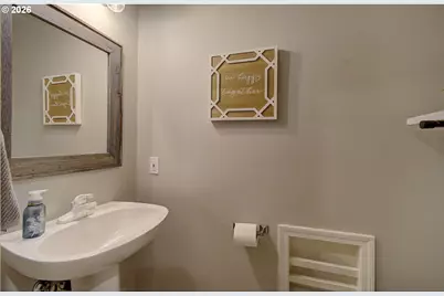 11411 NW 8th Ct, Vancouver, WA 98685 - Photo 12