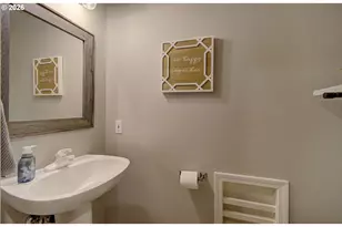 11411 NW 8th Ct, Vancouver, WA 98685 - Photo 12