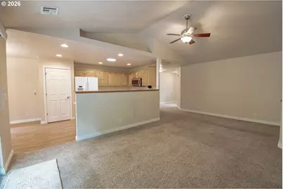 196 Buttercup Loop, Cottage Grove, OR 97424 - Photo 4