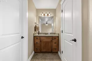 989 SE Fairway Dr, Myrtle Creek, OR 97457 - Photo 20