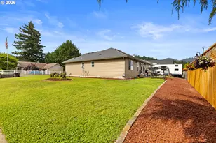 989 SE Fairway Dr, Myrtle Creek, OR 97457 - Photo 34