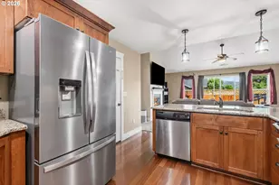 989 SE Fairway Dr, Myrtle Creek, OR 97457 - Photo 12