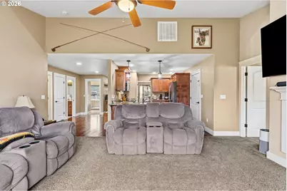 989 SE Fairway Dr, Myrtle Creek, OR 97457 - Photo 18