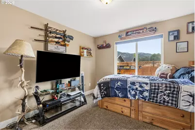 989 SE Fairway Dr, Myrtle Creek, OR 97457 - Photo 28