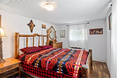 42799 Leaburg Dr, Walterville, OR 97489 - Photo 14