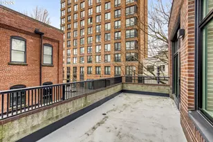 618 NW 12th Ave, Portland, OR 97209 - Photo 16