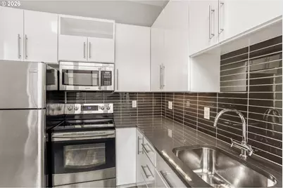 618 NW 12th Ave #201, Portland, OR 97209 - Photo 8