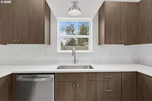 5592 Burnett Ave, Eugene, OR 97402 - Photo 14