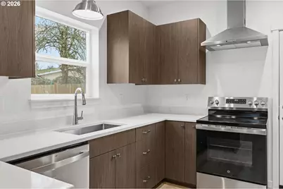 5592 Burnett Ave #B, Eugene, OR 97402 - Photo 12