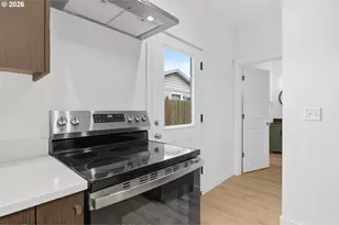 5592 Burnett Ave, Eugene, OR 97402 - Photo 14