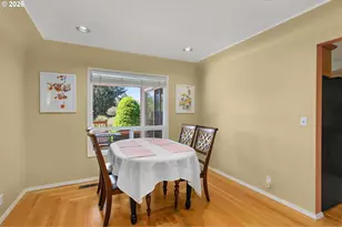 7275 SW Sylvan Ct, Portland, OR 97225 - Photo 8
