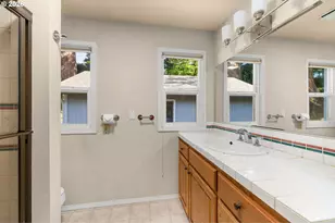 7275 SW Sylvan Ct, Portland, OR 97225 - Photo 18