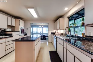 29433 Hodsdonsdale Ln, Eugene, OR 97402 - Photo 6