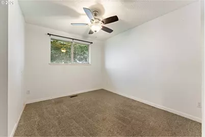 455 Crona St, Junction City, OR 97448 - Photo 12