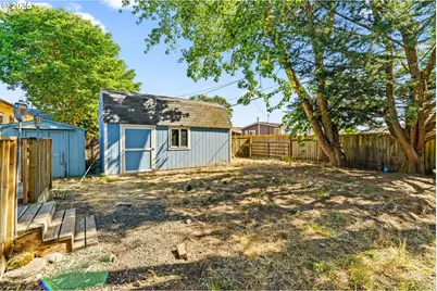 954 Elm St, Junction City, OR 97448 - Photo 22