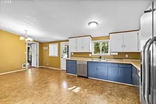 954 Elm St, Junction City, OR 97448 - Photo 10