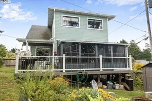 741 Pacific Ave, Brookings, OR 97415 - Photo 1