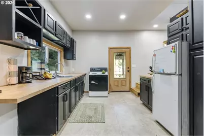 15055 NW Cornelius Pass Rd, Portland, OR 97231 - Photo 20