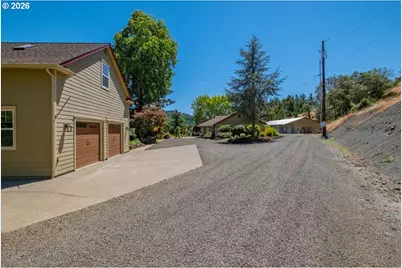 106 Green Valley Rd, Oakland, OR 97462 - Photo 10