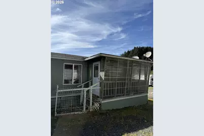 105 Beach Blvd #E, Winchester Bay, OR 97467 - Photo 2