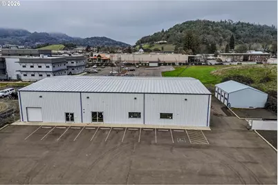 428 NE Newton Creek Dr, Roseburg, OR 97470 - Photo 36