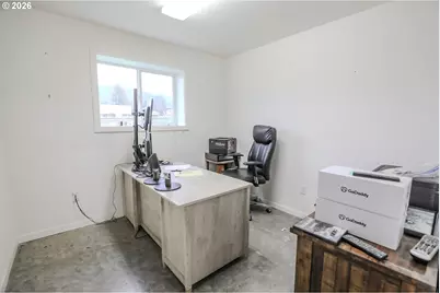 428 NE Newton Creek Dr, Roseburg, OR 97470 - Photo 10