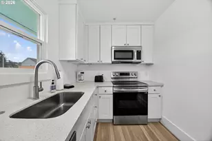 867 S 2nd St, Coos Bay, OR 97420 - Photo 16