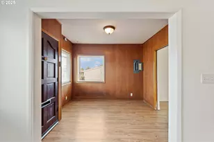 1307 3rd St, Tillamook, OR 97141 - Photo 4