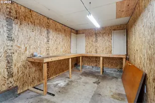 1307 3rd St, Tillamook, OR 97141 - Photo 36