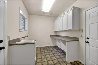 3471 Lakeside Dr, Eugene, OR 97401 - Photo 26