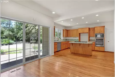 3471 Lakeside Dr, Eugene, OR 97401 - Photo 14