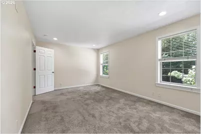 3471 Lakeside Dr, Eugene, OR 97401 - Photo 38