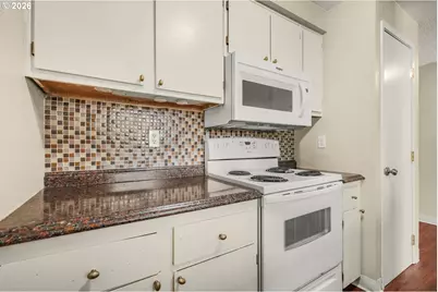 5488 SW Alger Ave #12, Beaverton, OR 97005 - Photo 8
