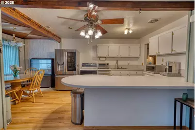 9736 N Clarendon Ave, Portland, OR 97203 - Photo 10