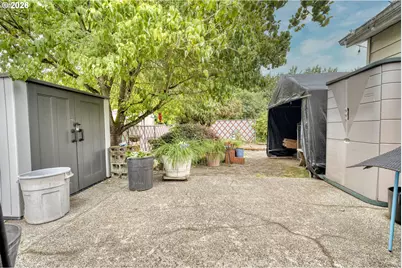 9736 N Clarendon Ave, Portland, OR 97203 - Photo 22