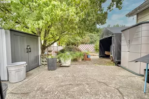 9736 N Clarendon Ave, Portland, OR 97203 - Photo 22