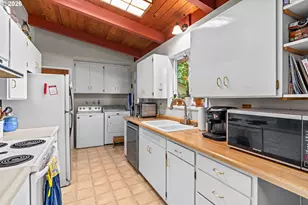 3550 Verbena Dr, Eugene, OR 97404 - Photo 8