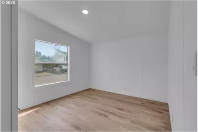 8261 SE Iris St, Milwaukie, OR 97267 - Photo 22