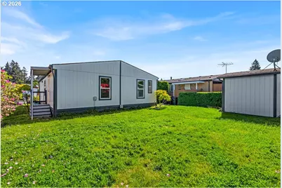 8261 SE Iris St, Milwaukie, OR 97267 - Photo 28