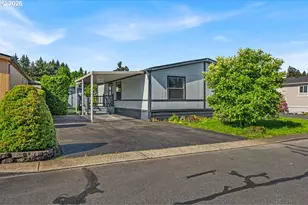 8261 SE Iris St, Milwaukie, OR 97267 - Photo 2