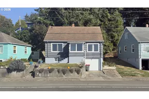 627 W Marine Dr, Astoria, OR 97103 - Photo 1